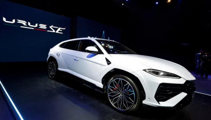 Lamborghini 2025 Profit Dented by US Tariffs and EV U-Turn