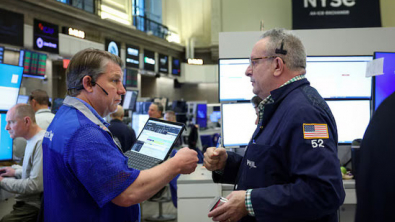 S&P 500, Nasdaq End Lower as Inflation, Iran Tensions Weigh