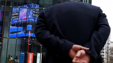 Asia Stocks Rise as Weak US Data Boosts Fed Rate-Cut Bets