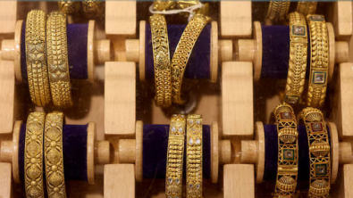 Gold Falls Off 2-Month High After US Treasury Move