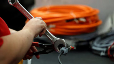 UK Factory Downturn Shows Signs of Easing, Morale Ticks Up, PMI