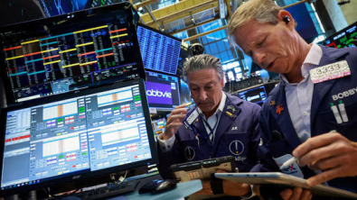 Wall St Drops Sharply as Chips Slide, Rate Fears Rise