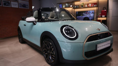 BMW Expects 2026 Earnings Decline as Tariffs Bite