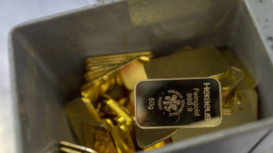 Gold Surges, Escalating Middle East Tensions Bolster Demand
