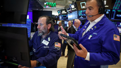 Wall St Indexes Fall, with Iran and Earnings Season in Focus