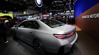 BMW Bets on Cuts, new Models and AI to Revive its Fortunes