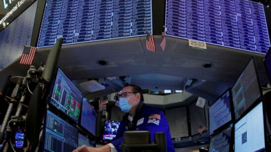 Wall St Ends Higher, Cisco Systems Jumps after Forecast