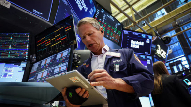 Wall Street Ends Higher as SpaceX's Market Debut Dominates