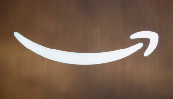 Amazon Raises US Operations Pay by $1 to $20/Hr