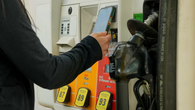 US Weighs Oil Futures Market Action to Combat Price Spikes, White House Official