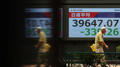 Stocks, Dollar Dip as Trump Passes Spending Bill, Trade Deal Deadline Nears
