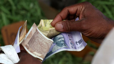INR Slips; S&P Upgrade Lends Lifeline ahead of Trump-Putin Meet