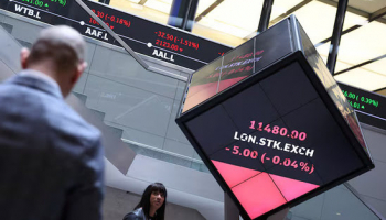 UK's FTSE 100 Inches Lower as Market Assesses Inflation Data, Mixed Earnings