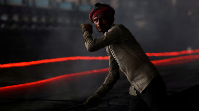 India April Factory Growth Slow amid War Costs: PMI