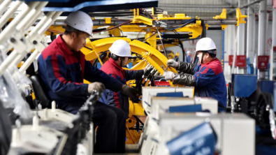 China's Economy Slumps in Aug, Casts Doubt on Growth Target