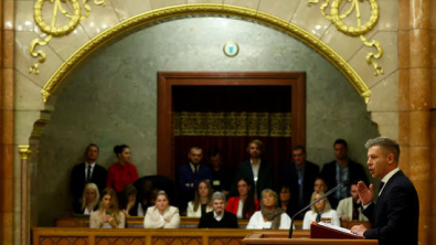 Hungary to Cut Deficit Below 5% of GDP in Magyar Budget