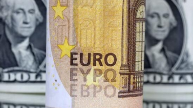 Euro Bounces on Inflation While Dollar Braces for Jobs