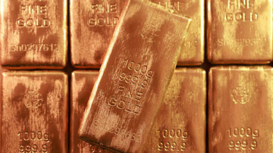 Gold Climbs to 3-wk High, US Tariff Ruling Stokes Uncertainty