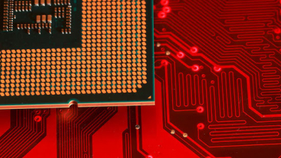 EU Chip Sector Faces 'Bleak Future' Due to US-China Risks