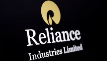 Reliance's Green Energy Expansion Sparks Analyst Optimism
