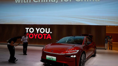 Toyota H1 Sales and Output Fall First Time in Two Years