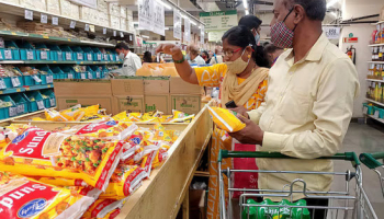 India's Vegetable Oil Buyers Step Back, Betting War-Driven Rally will Ease