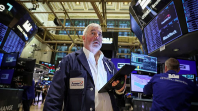 Wall St Ends Slightly Higher after Mixed Fed Statements