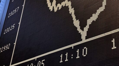 European Stocks Tumble, Bonds Rally after Trump Proposes 50% EU Tariff