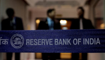Firm RBI Move Holds Rupee Steady Despite Dollar Bids
