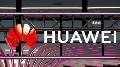 Huawei Bets on Speed over Smaller Chips to Skirt US Bans