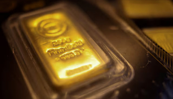 Gold Set for Weekly Loss as Oil Inflation Lifts Rate Bets
