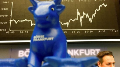 Stocks Dip on new Iran Attacks as Oil Prices Rise