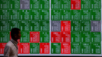 Asian Shares Fall on Tech Pullback; Oil Steady on Iran Talks