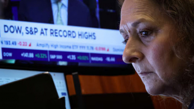 Dow Ends Higher after UnitedHealth Gains, other Indexes Slip on Rate Cut Uncertainty