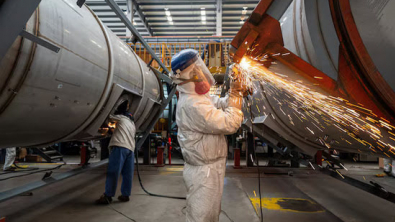 China Factory Slump Eases, but Weak Services Cloud Growth