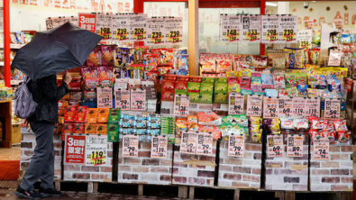 Japan Annual Household Spending Drops for 9th Month