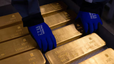 Gold Faces Biggest Monthly Drop since 2008 on Fed