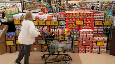 US Consumer Prices Likely Posted Largest Annual Increase in 1-1/2 Years in Nov