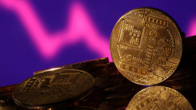 Crypto-Linked Stocks Advance after Trump Signs Stablecoin Law