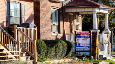Toronto Home Sales Fall for 3rd Straight Month on Economic Uncertainty