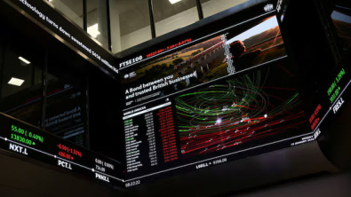 UK's FTSE 100 Snaps 4-wk Losing Streak; Rate Hike Fears Ease
