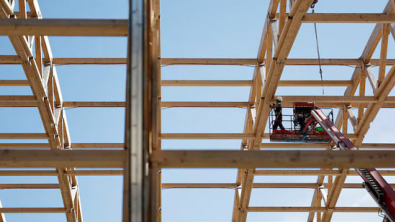 France's Services Sector Contracts in Mar, Middle East War Hits Demand, PMI