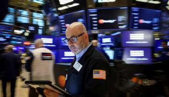Wall St Ends Slightly Higher on Mideast Peace Hopes