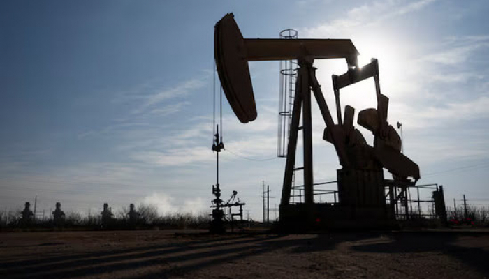 Oil Rises after Attacks on Ships in Hormuz, Bab el-Mandeb
