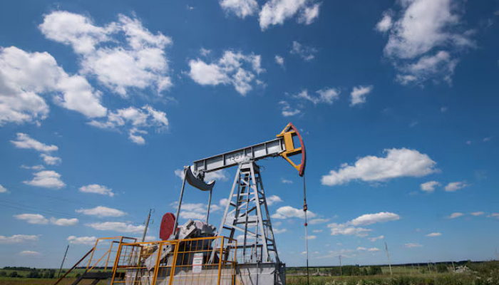 Oil Marginally Lower as Investors Weigh US Data, Geopolitical Tensions