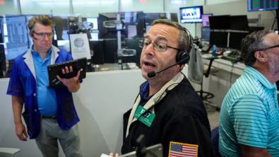 Dow Notches Record High, Wall Street Cheers Powell's Speech