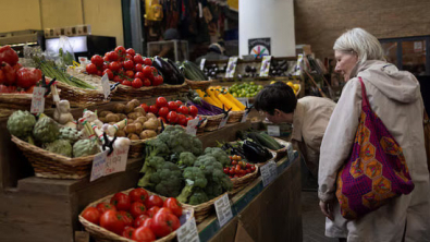 UK Food Prices and Shop Price Inflation Pick Up at End of 2025, Survey