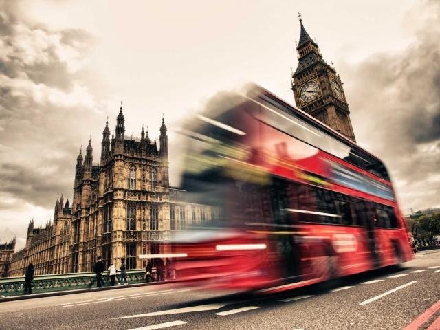 Pound dives as UK political risk rears its ugly head