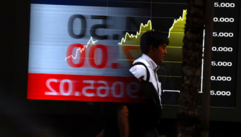 Asia Stocks Struggle for Direction, Oil Moves Higher