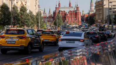 Russia's Car Market Faces Bleak 2026, Scrappage Fees Drive Prices Up